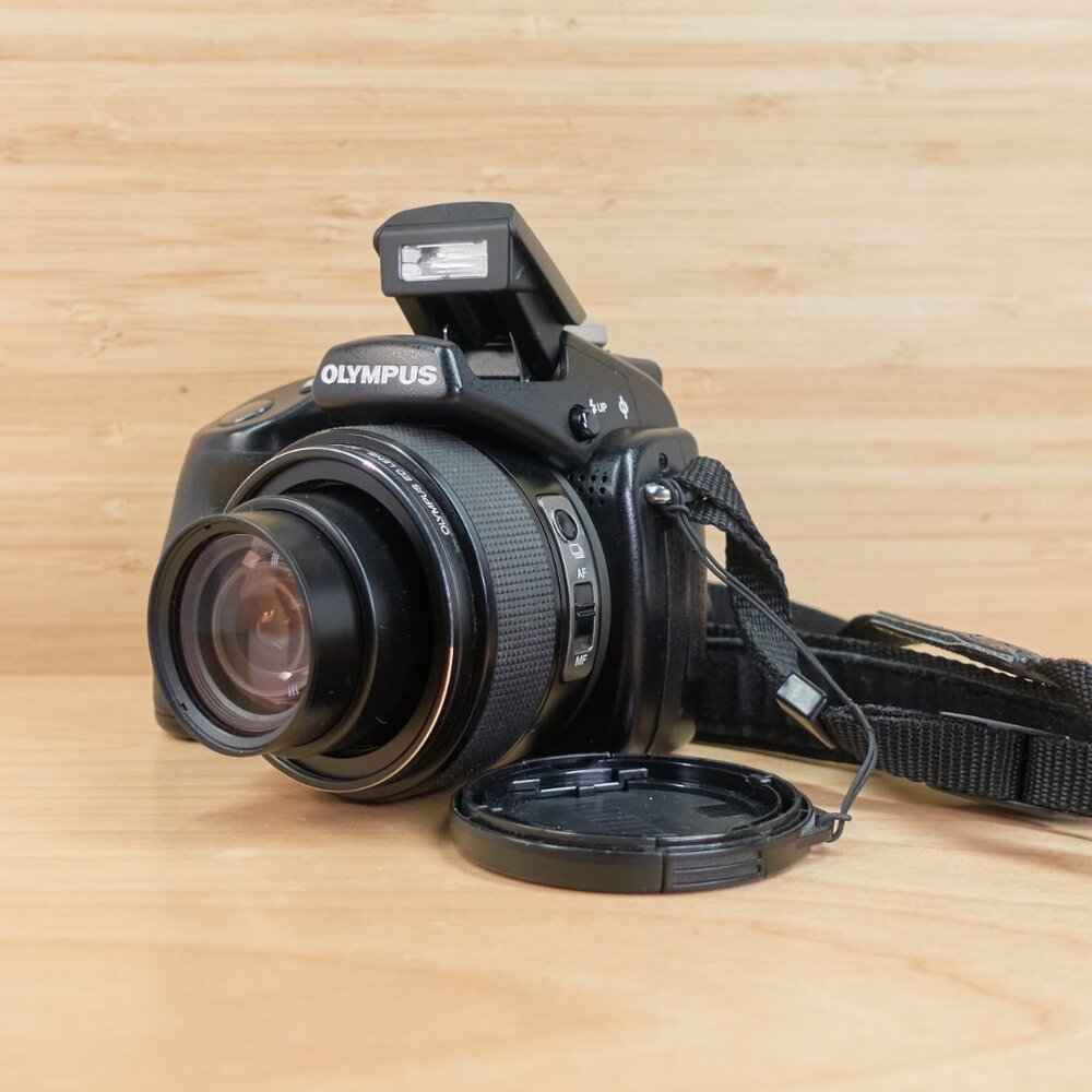 Olympus SP-570 UZ / 10MP Digital Camera / 20x Optical Zoom / Tested & Working